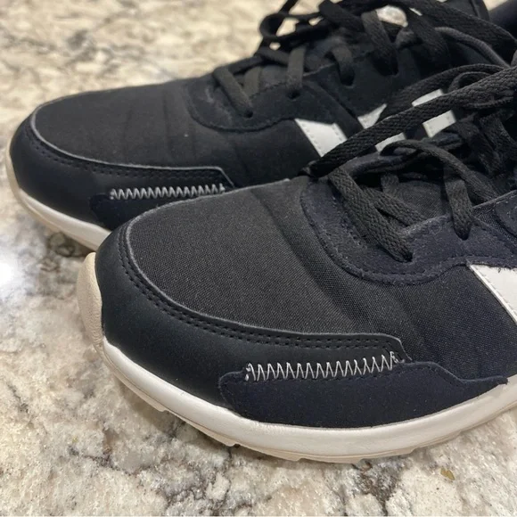 Adidas Retrorun Womens Sneakers Black White Retro Running Shoes EH1859 Size 9.5 - Picture 11 of 15